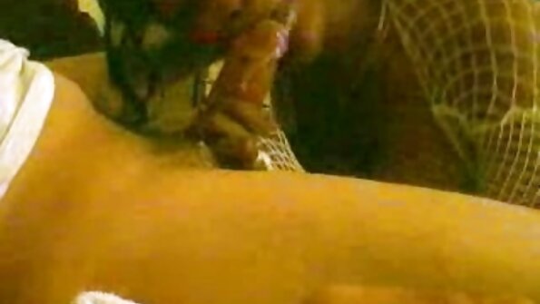 MILF in Uniform Gagging A තාපය සොයන තෙතමනය Mi