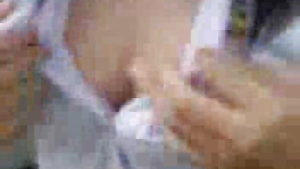 කෙට්ටු ලා දුඹුරු බබෙක් POV හි ඉස්කුරුප්පු කර ඇත