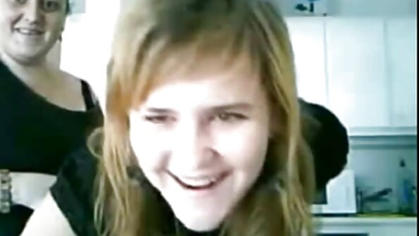 Kaylee Brookshire නිරුවතින් එය මතට පැන්නේය