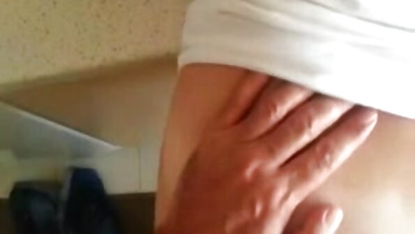 රෞද්‍ර MILF ලිලෝ අපිරිසිදු සහ දෘඩ කෝෂය