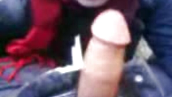 MILF සාෂා නොක්ස් ඇගේ පිටුපස දොරට පහර දුන්නා